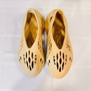 Adidas Yeezy Foam RNNR Sneakers Sandals